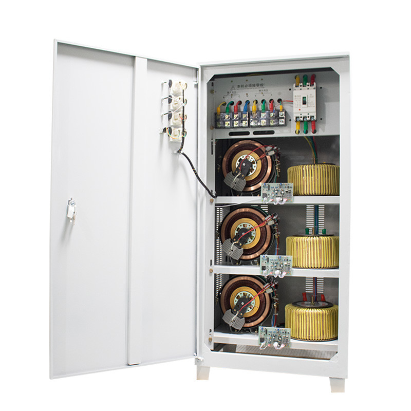 90KVA Трехфазный стабилизатор напряжения Автоматический регулятор напряжения с технологией сервомотора для лазерной режущей машины