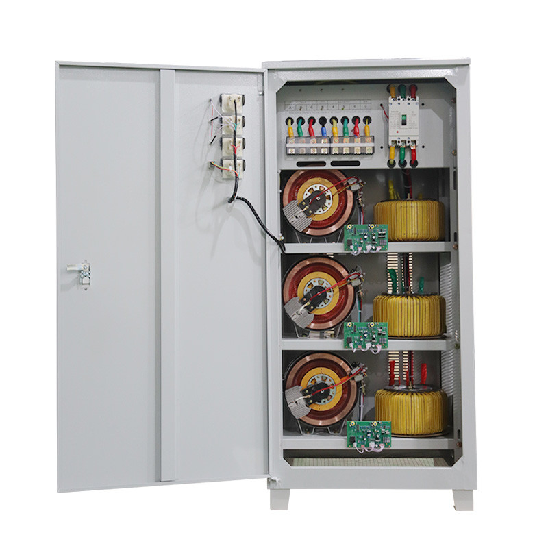 Трехфазный стабилизатор напряжения 80KVA 80KW Автоматический регулятор напряжения и стабилизатор для промышленного использования